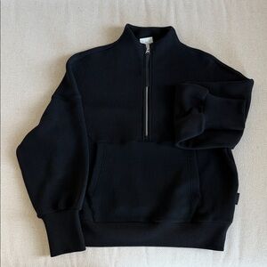 Varley Women’s Black Zip-Up - Small